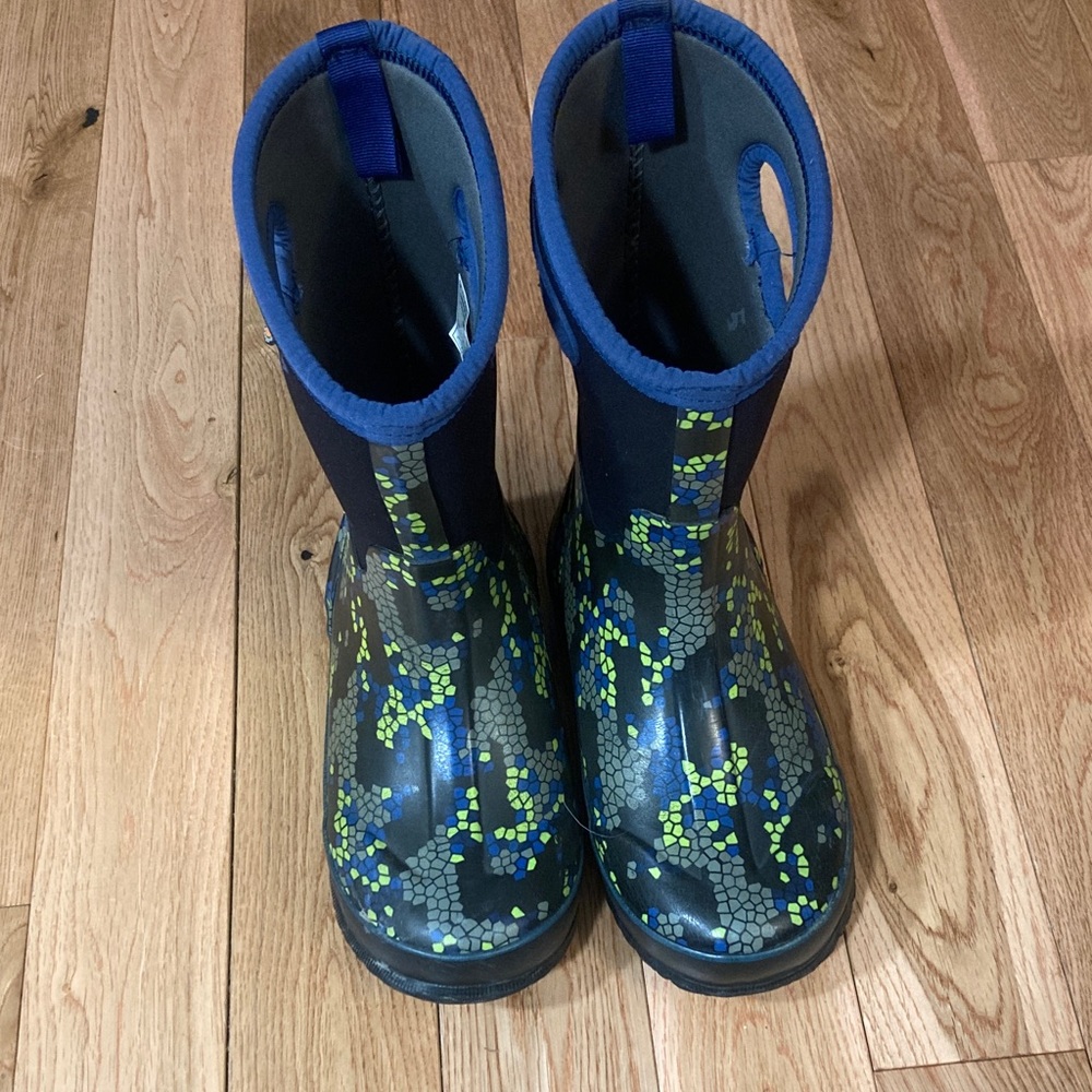 Bogs Kids Vibrant Blue and Green Patterned Boots